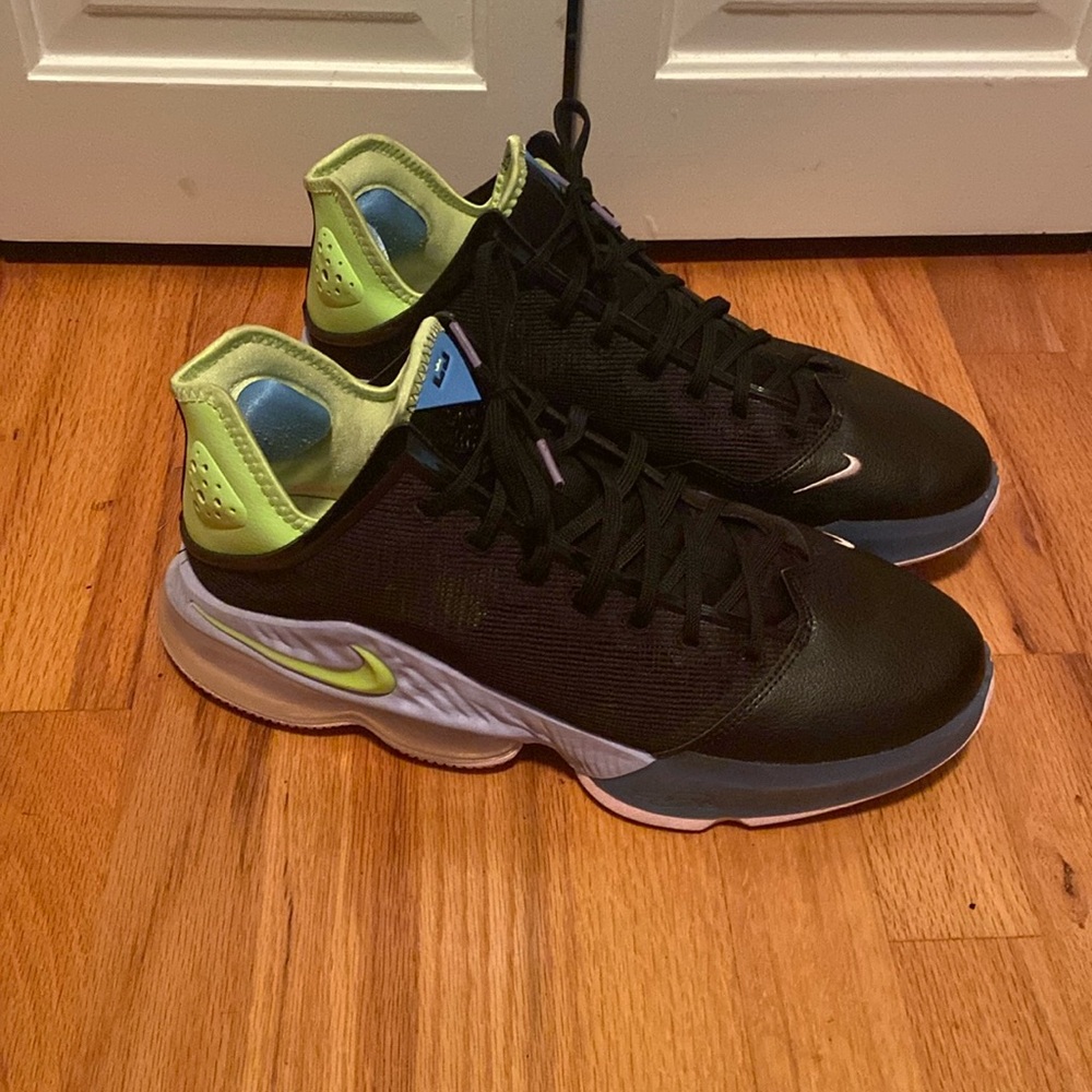 Lebron XIX Low 
Black/Ghost Green Purple Pulse men’s basketball 13 Lakers NBA